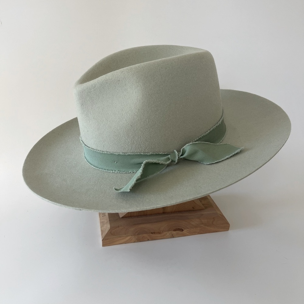 NWT Olive & Pique Kaia wool felt hat in sage green, OSFM
